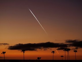 SpaceX星际飞船爆炸在地球大气层中造成了暂时的空洞